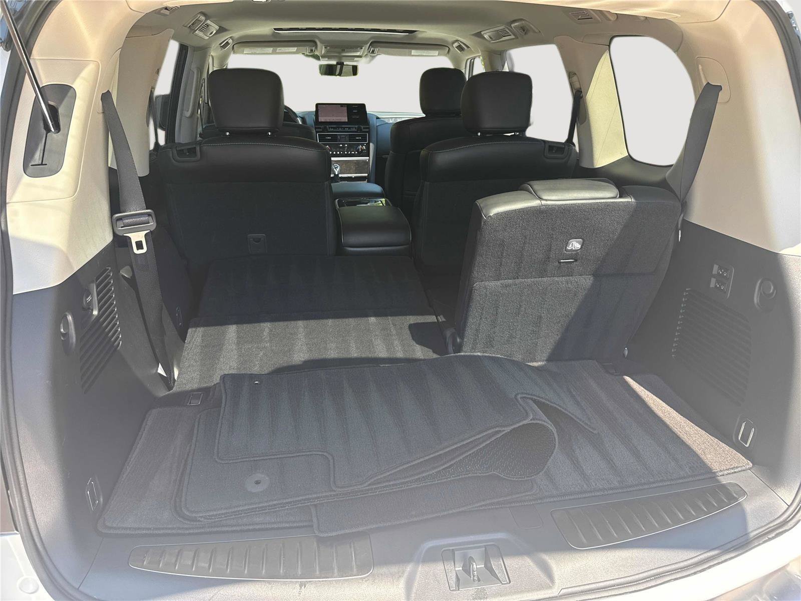 Certified 2024 INFINITI QX80 Luxe w/ Cargo Package AWD/4WD image 31