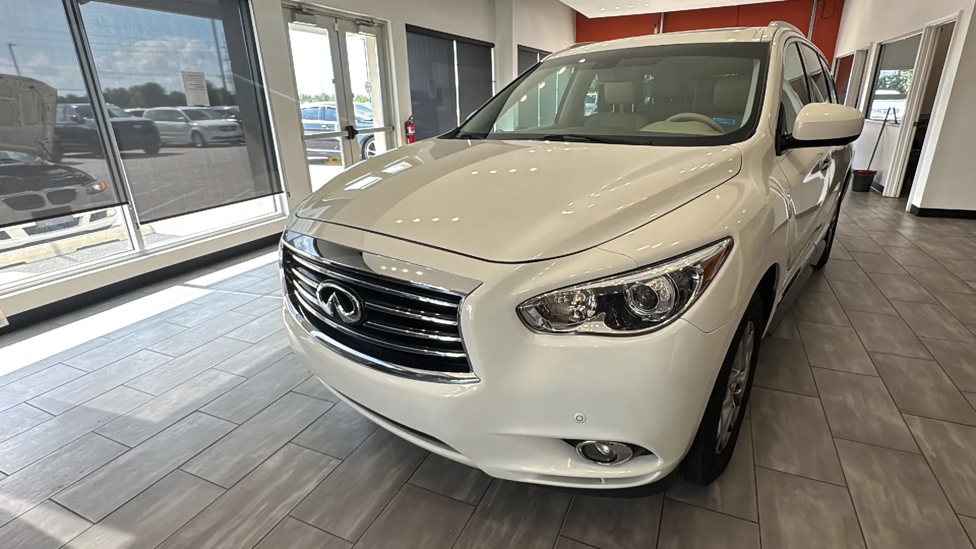 Used 2014 INFINITI QX60 FWD w/ Premium Plus Package image 7