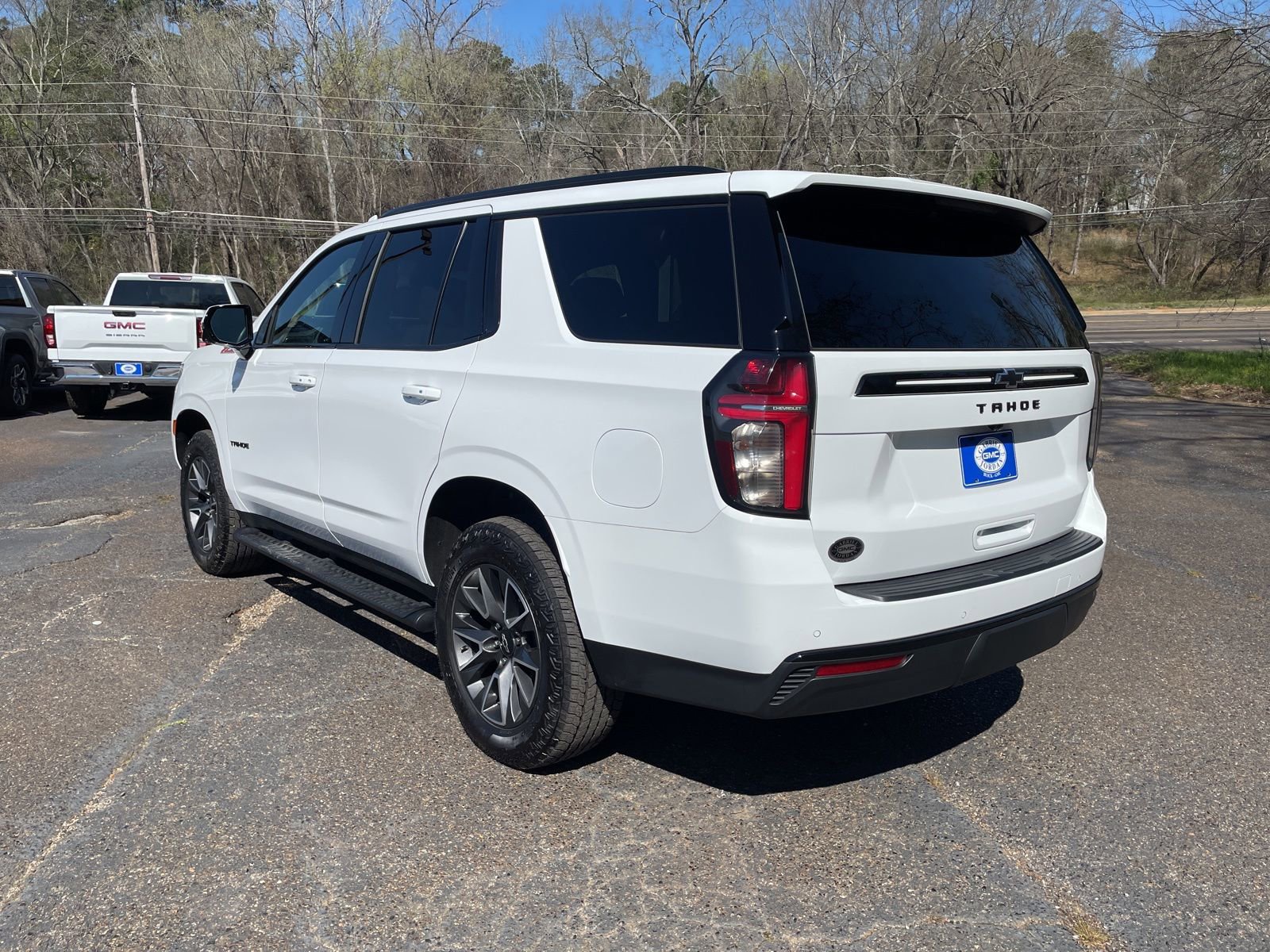 Used 2023 Chevrolet Tahoe Z71 w/ Luxury Package image 3