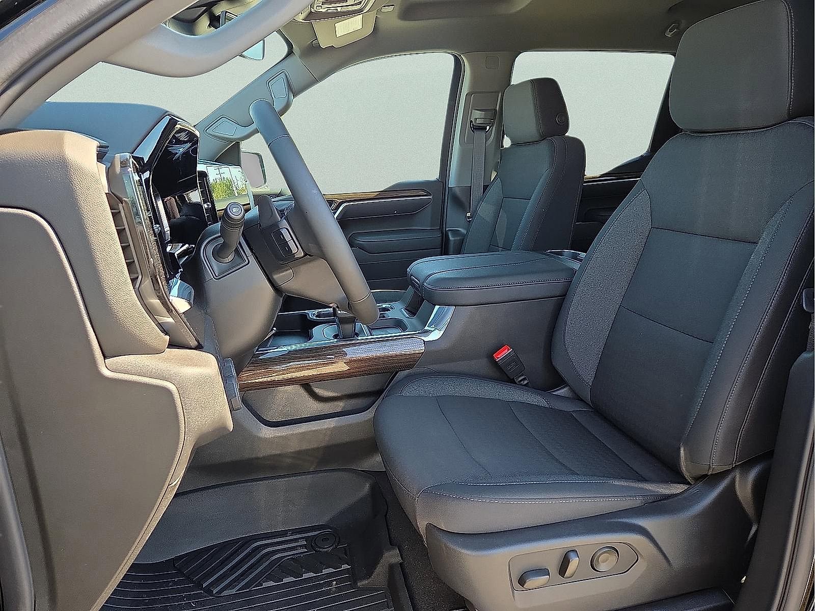 New 2026 Chevrolet Silverado 1500 LT image 14