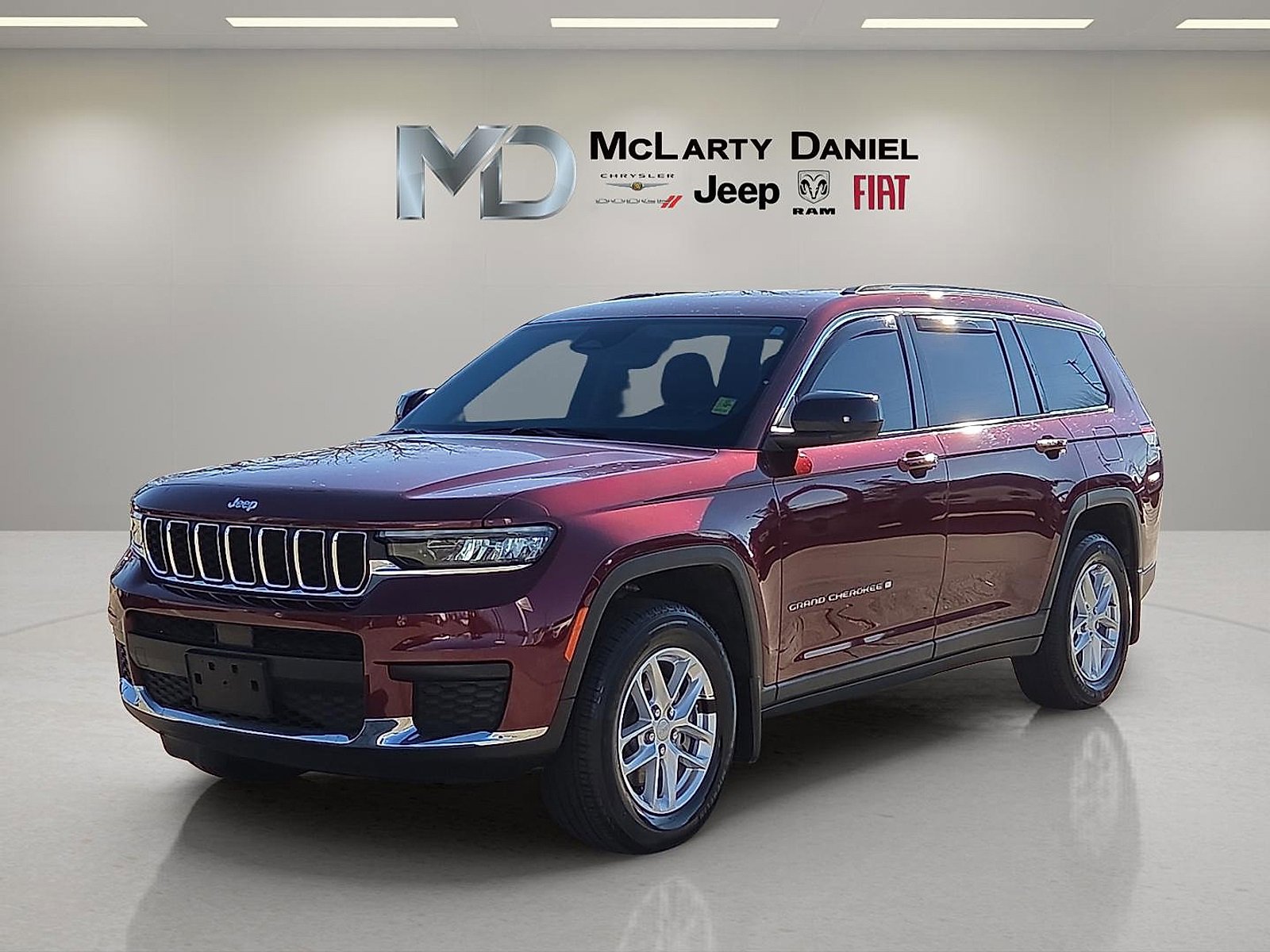 Used 2022 Jeep Grand Cherokee L Laredo w/ Luxury Tech Group I image 2