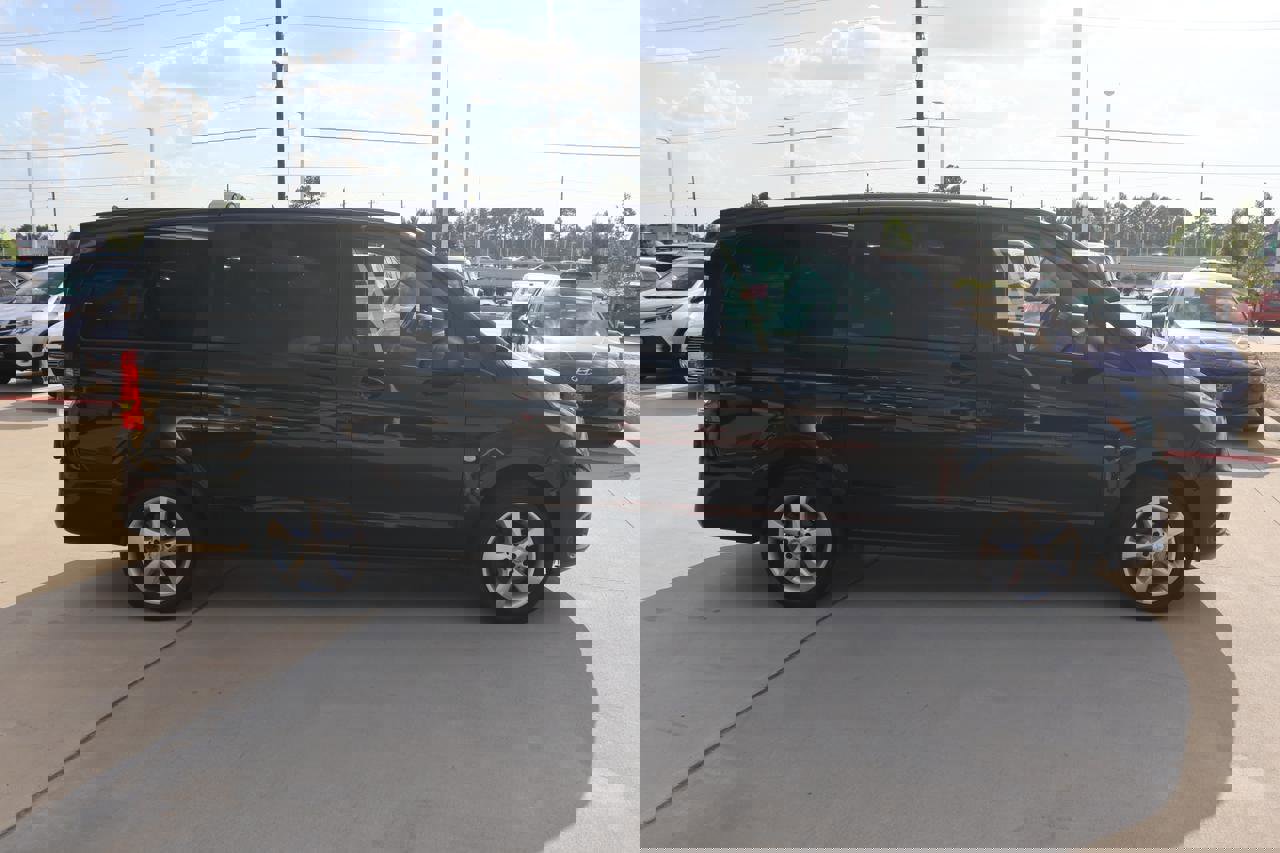 Used 2018 Mercedes-Benz Metris Passenger image 6