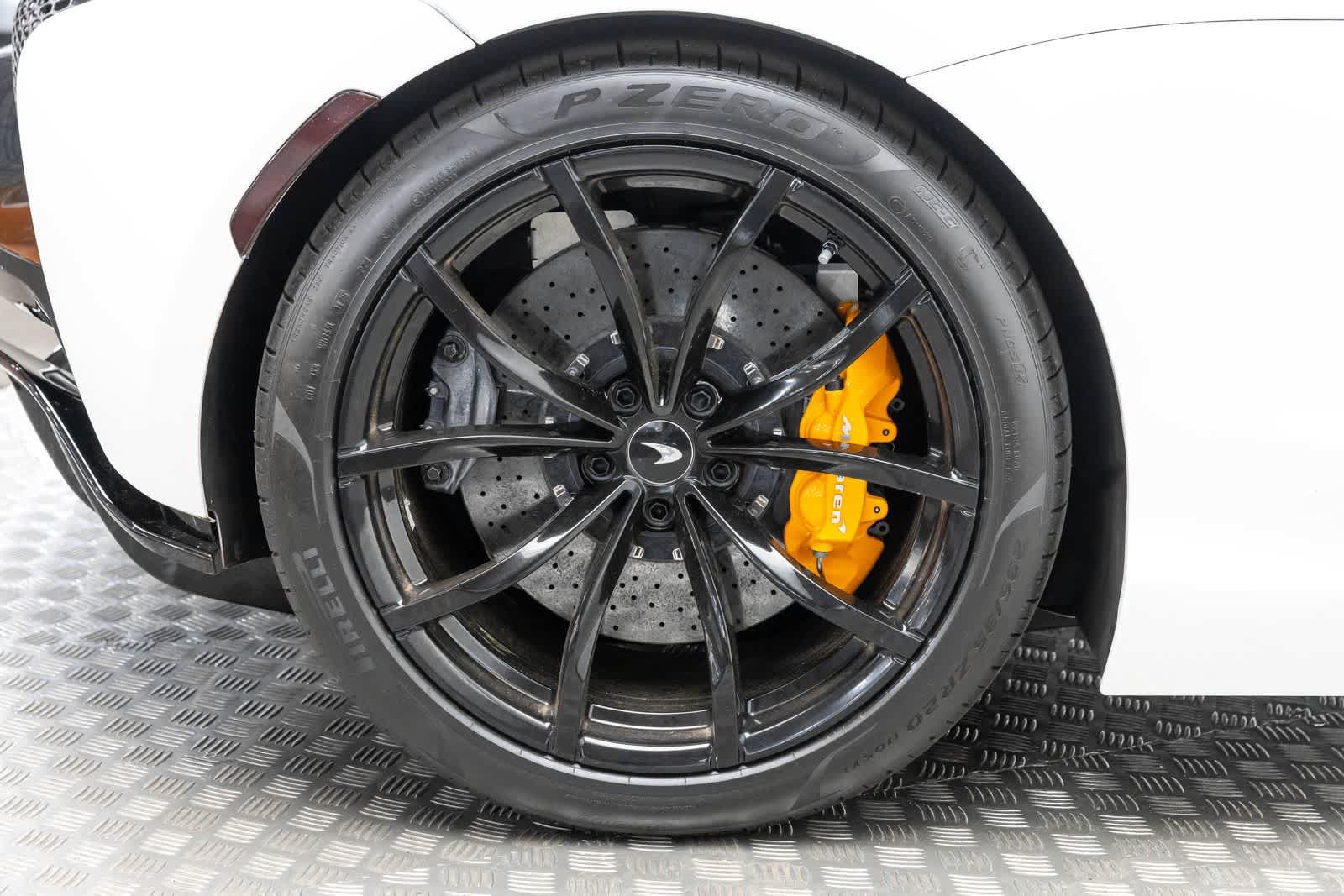 Used 2023 McLaren Artura RWD image 33