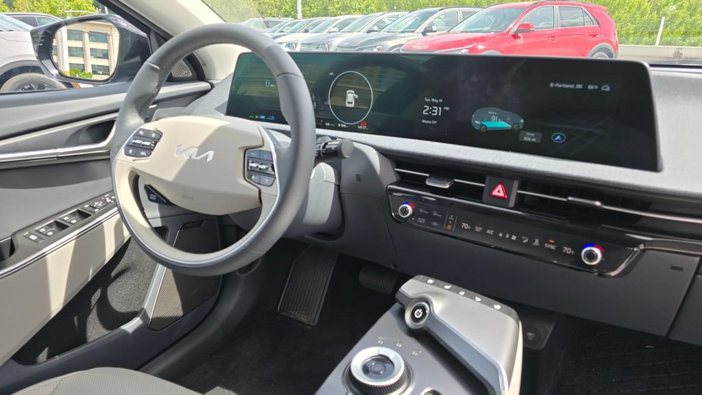 Certified 2024 Kia EV6 Wind AWD/4WD image 11