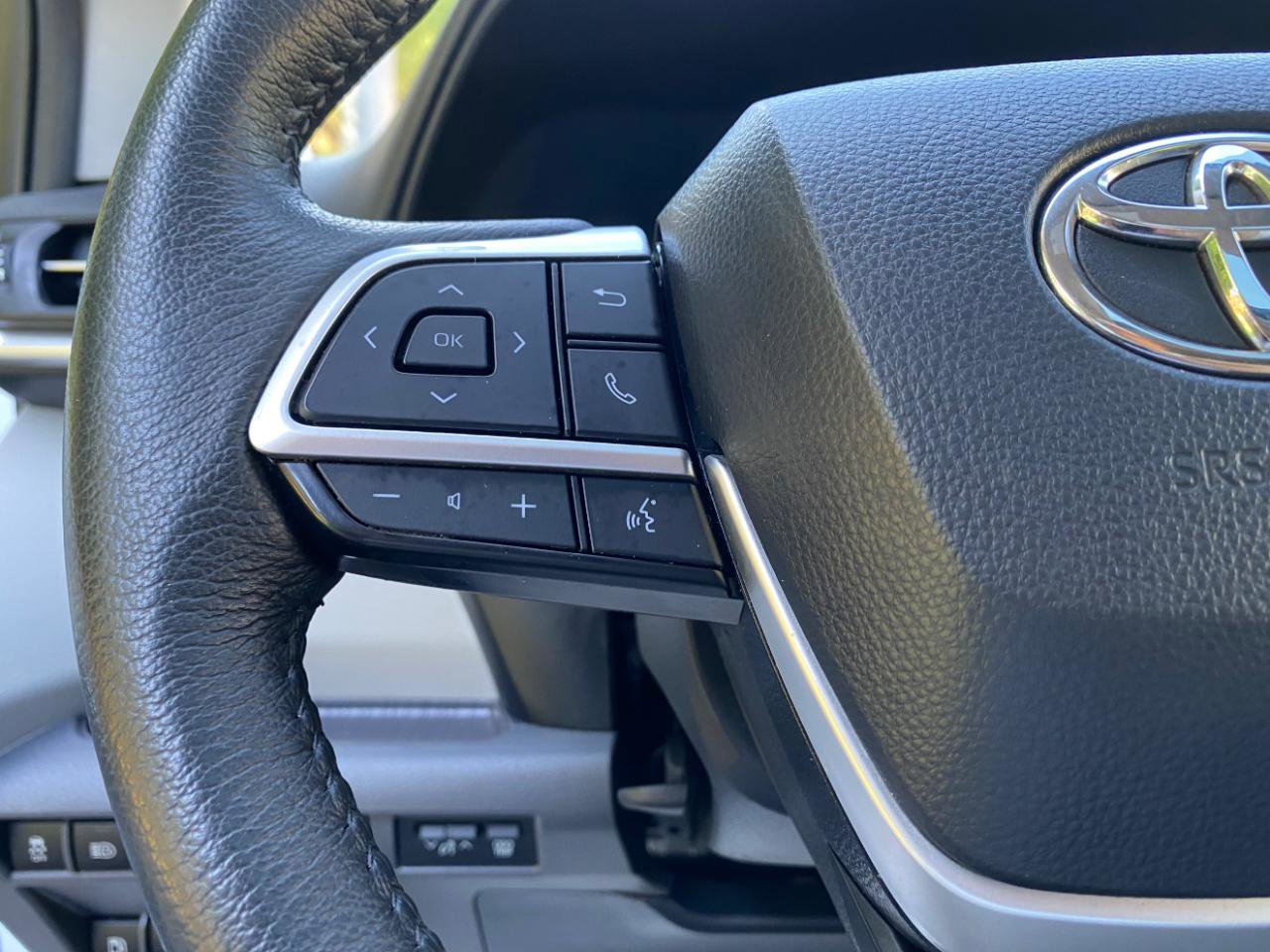 Used 2023 Toyota Sienna XLE FWD image 63