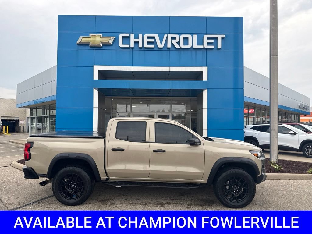 Used 2024 Chevrolet Colorado Trail Boss w/ LPO, Dark Essentials Package AWD/4WD image 2
