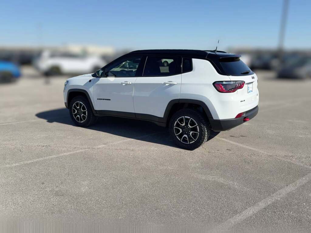 New 2026 Jeep Compass Trailhawk image 7