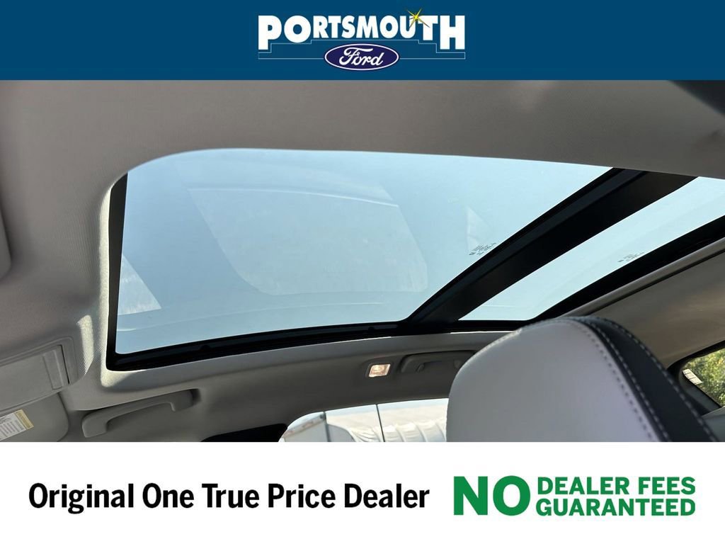 New 2024 Ford Escape SE w/ PHEV Premium Package image 8