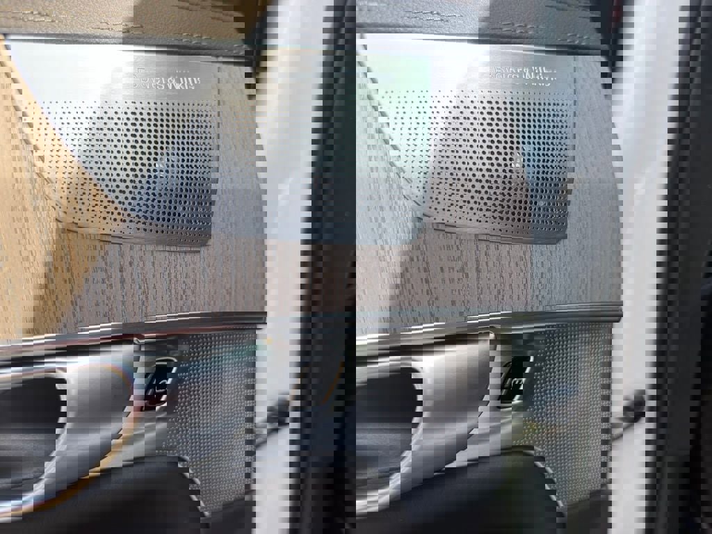 Used 2024 Volvo XC90 T8 Ultimate w/ Lounge Package image 36