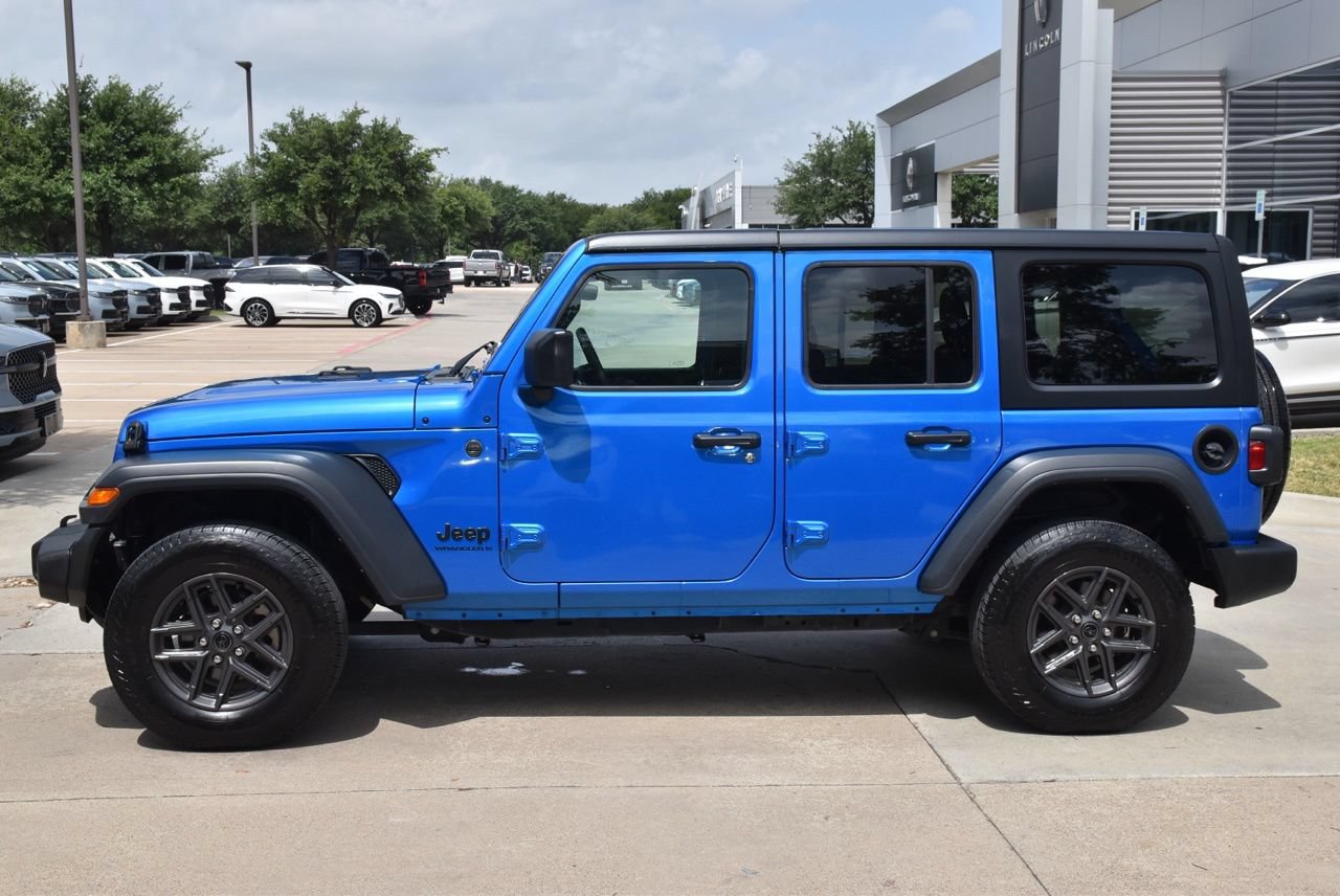 Used 2024 Jeep Wrangler Unlimited Sport AWD/4WD image 12