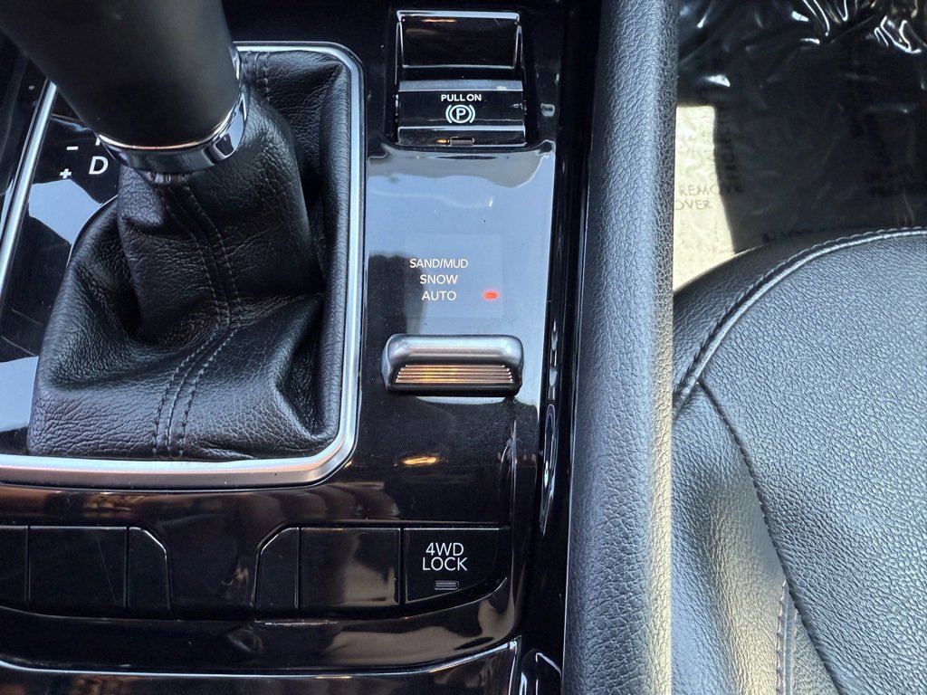 Used 2023 Jeep Compass Limited image 11