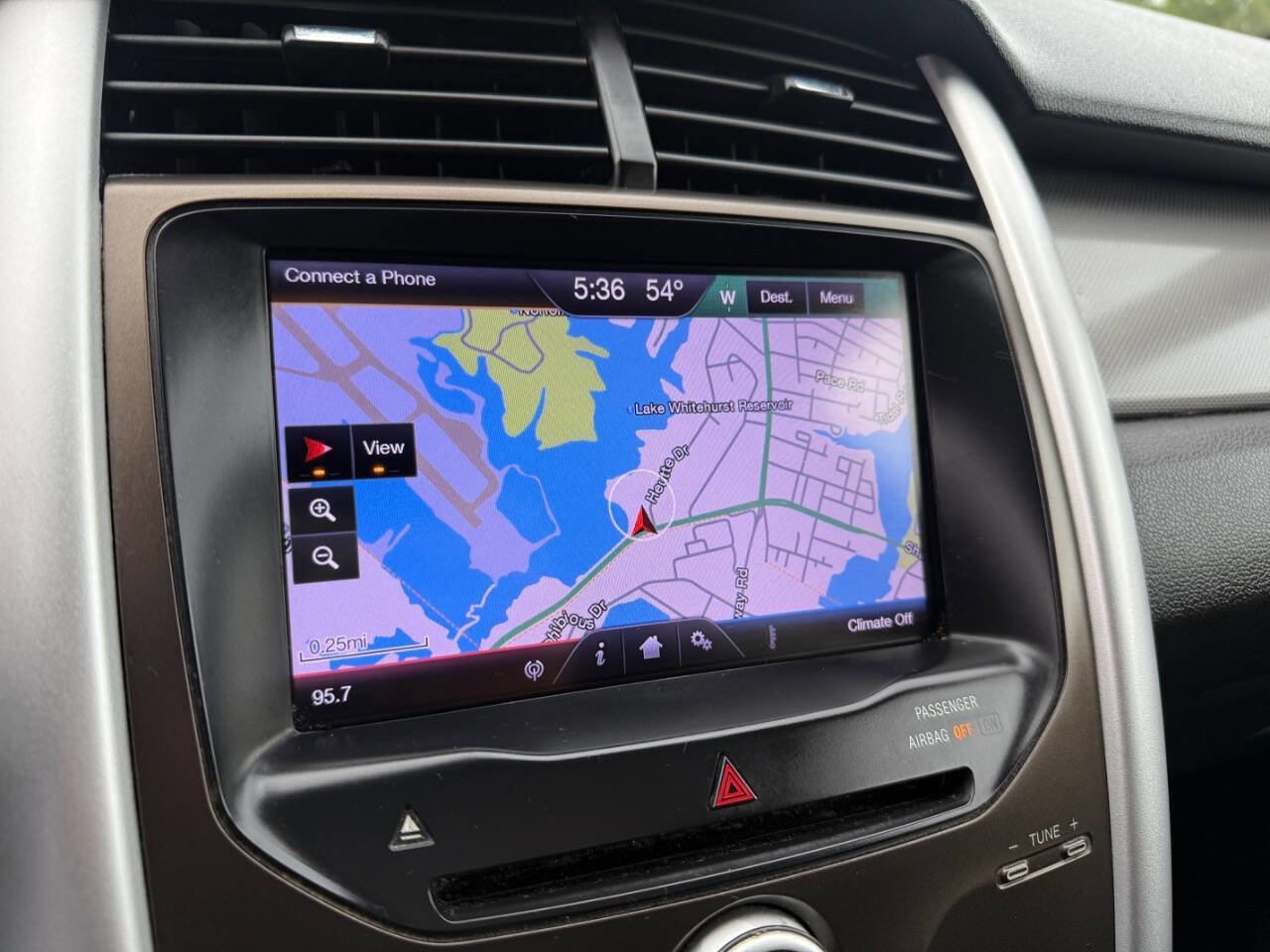 Used 2013 Ford Edge SEL FWD image 19