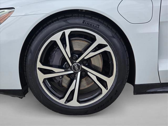 Used 2022 Audi e-tron GT Premium Plus image 9