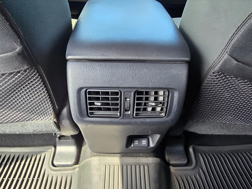 Used 2020 Toyota 4Runner SR5 AWD/4WD image 11