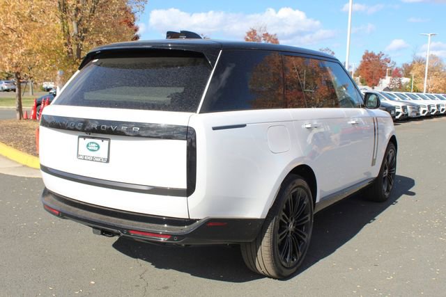 Used 2025 Land Rover Range Rover SE image 2