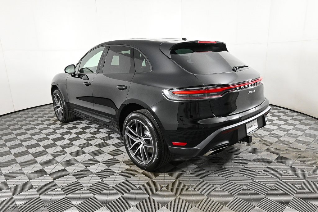 New 2026 Porsche Macan image 3