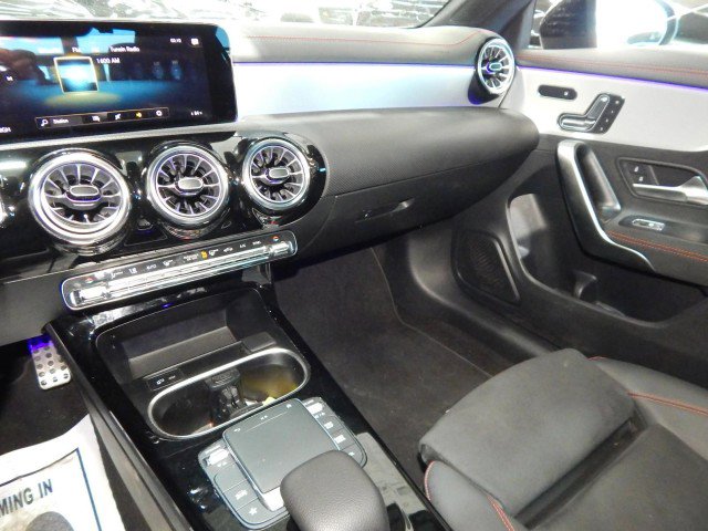 Used 2023 Mercedes-Benz CLA 250 4MATIC image 25