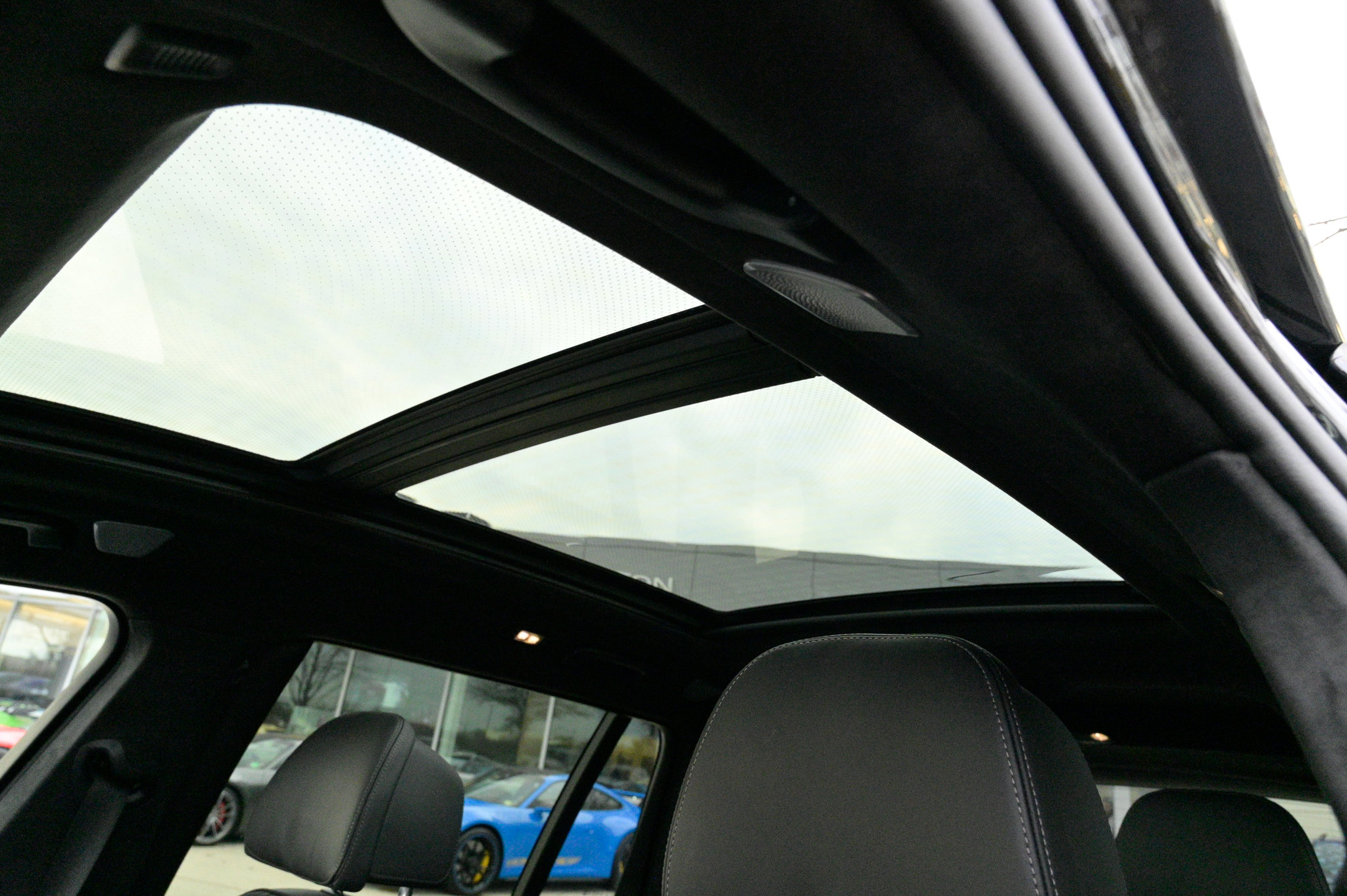 Used 2025 BMW ALPINA XB7 image 33