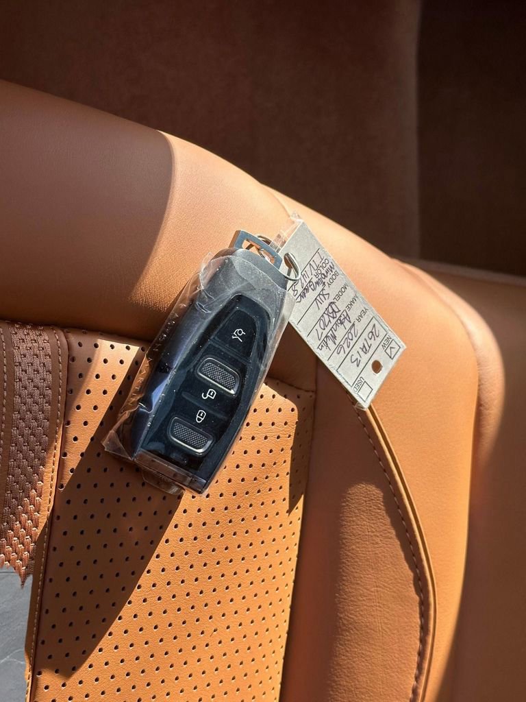 New 2026 Aston Martin DBX 707 image 34