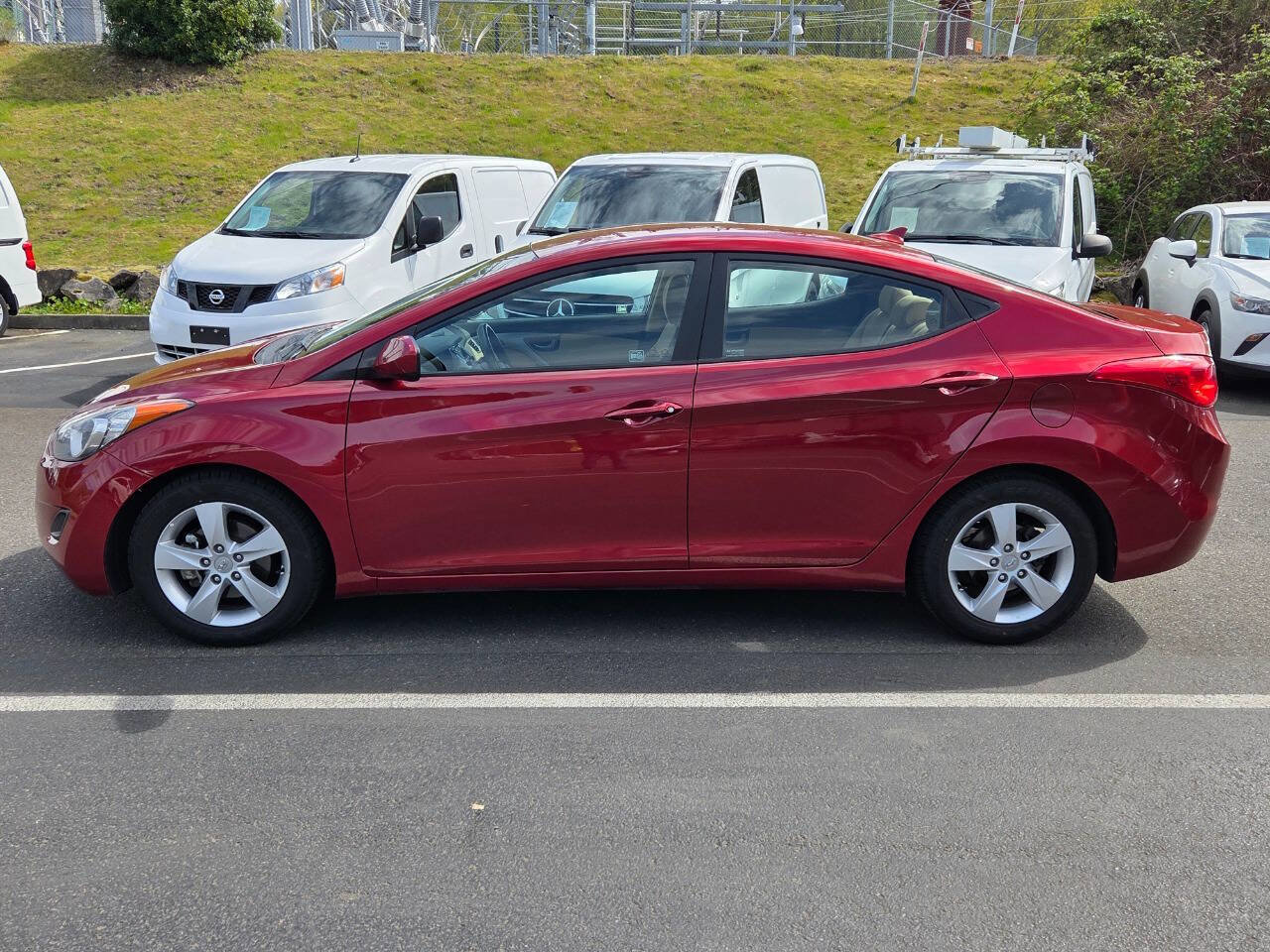 Used 2013 Hyundai Elantra GLS FWD image 4