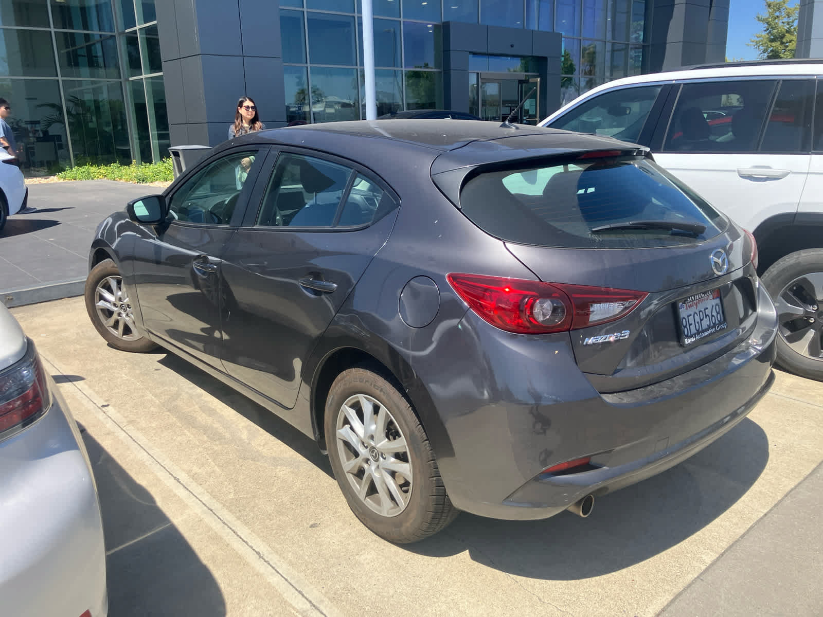 Used 2018 MAZDA MAZDA3 Sport FWD image 3