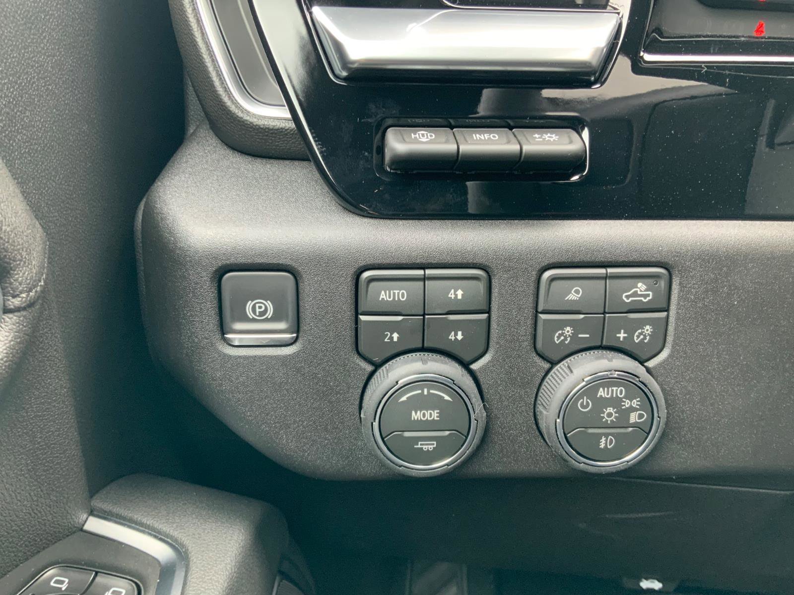 New 2026 Chevrolet Silverado 2500 High Country w/ High Country Premium Package AWD/4WD image 28