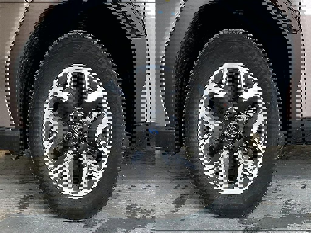 Used 2025 Subaru Forester Premium AWD/4WD image 7