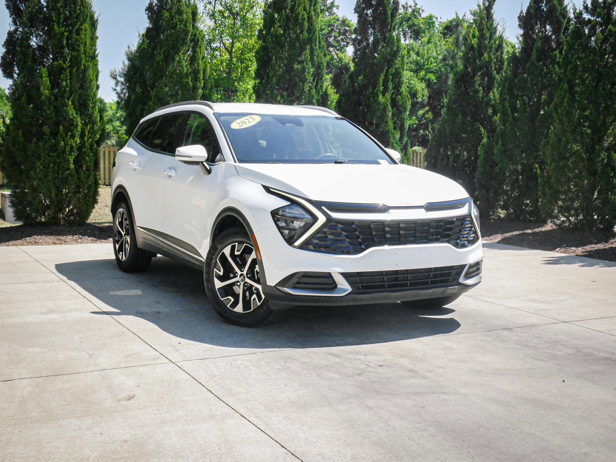 Used 2023 Kia Sportage EX AWD/4WD image 2