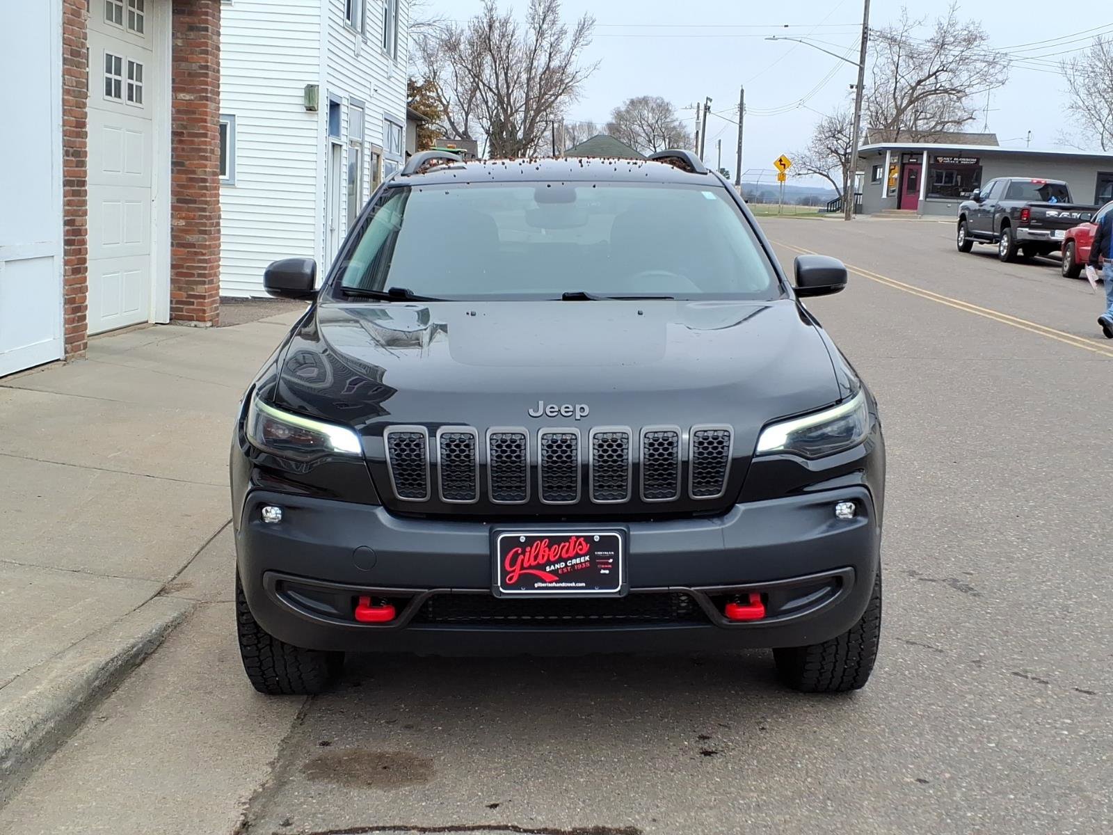 Used 2019 Jeep Cherokee Trailhawk AWD/4WD image 3