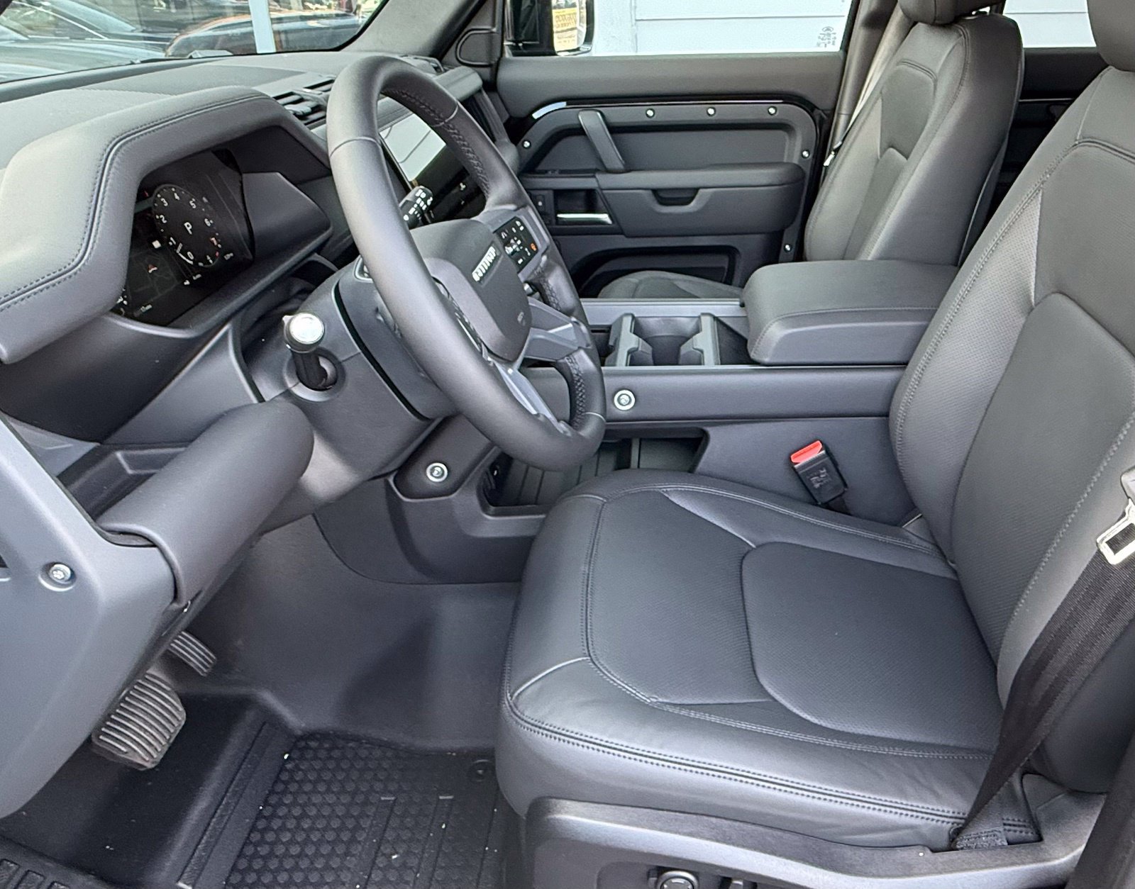 New 2026 Land Rover Defender 110 X-Dynamic SE AWD/4WD image 14