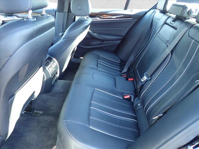 Used 2018 BMW 530i xDrive w/ Premium Package image 6