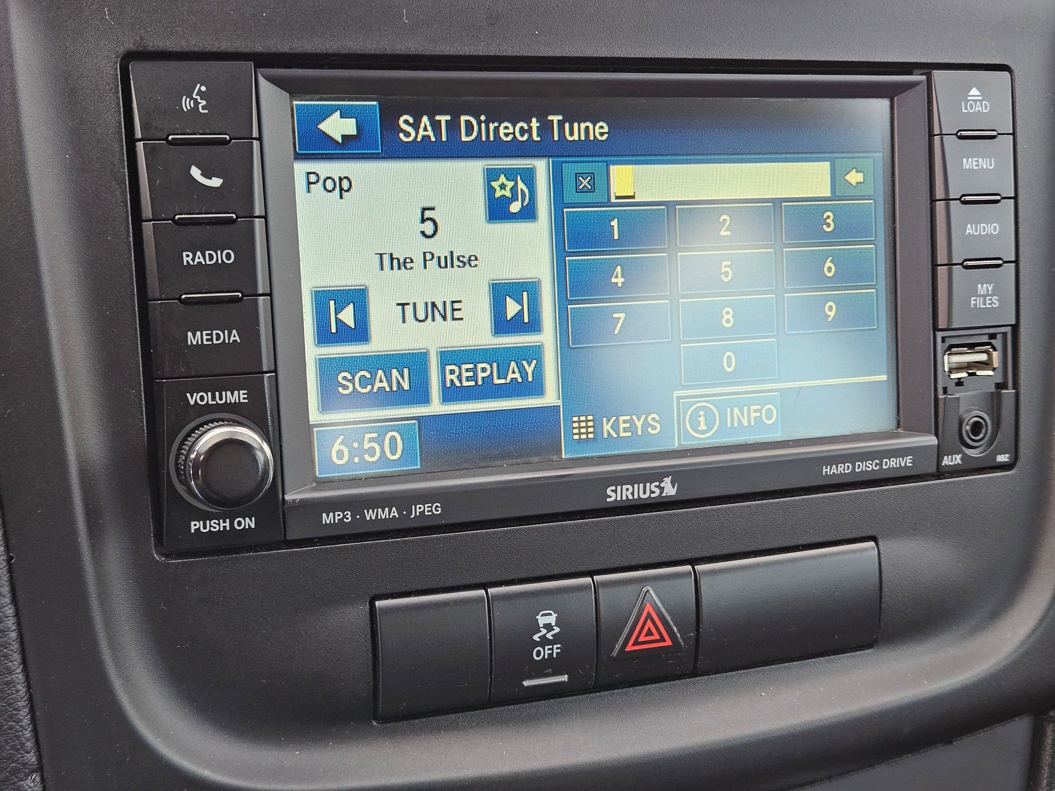 Used 2011 Dodge Avenger Heat FWD image 24