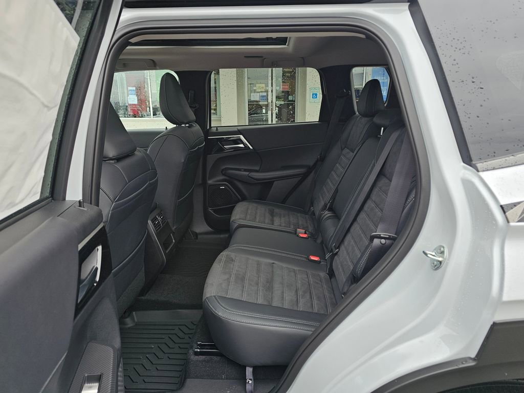 New 2026 Mitsubishi Outlander Trail Edition image 13
