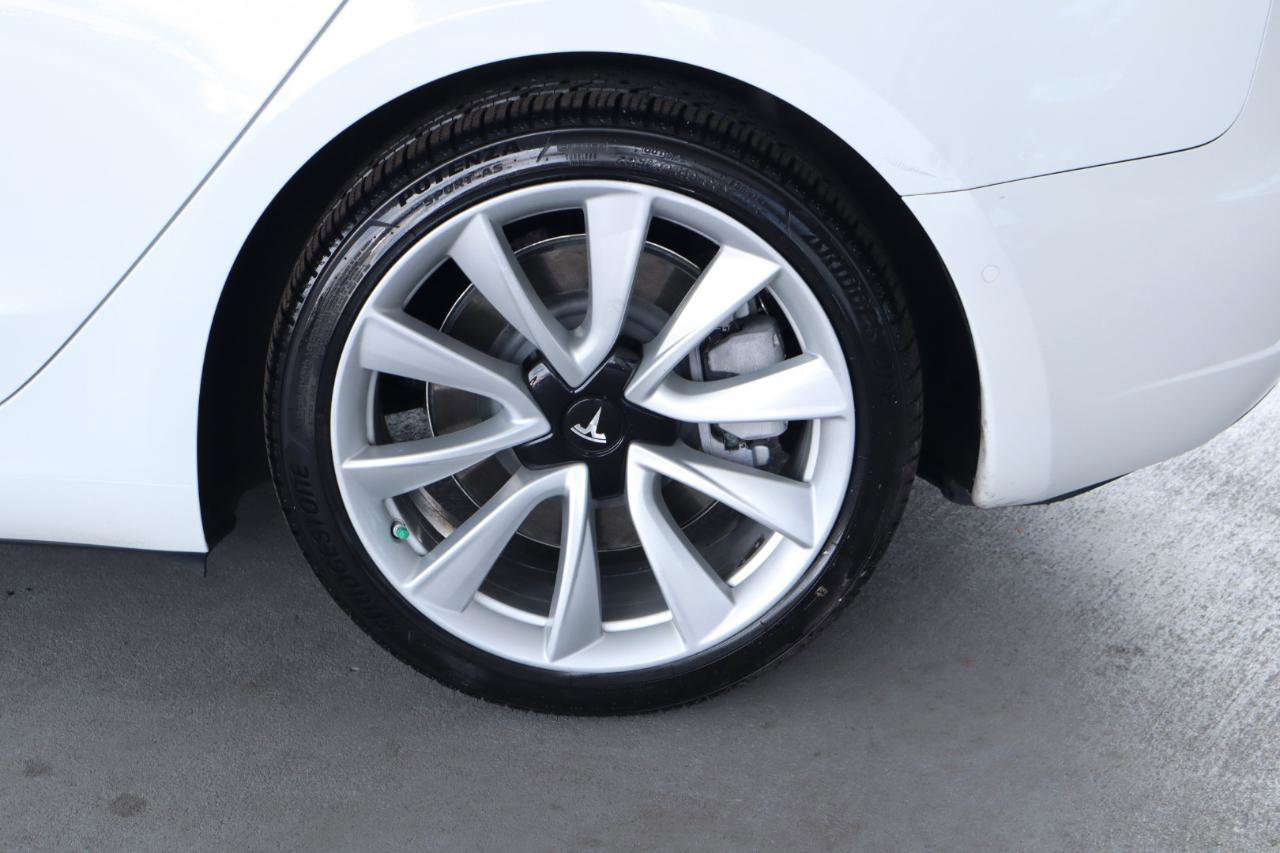 Used 2018 Tesla Model 3 Long Range RWD image 12