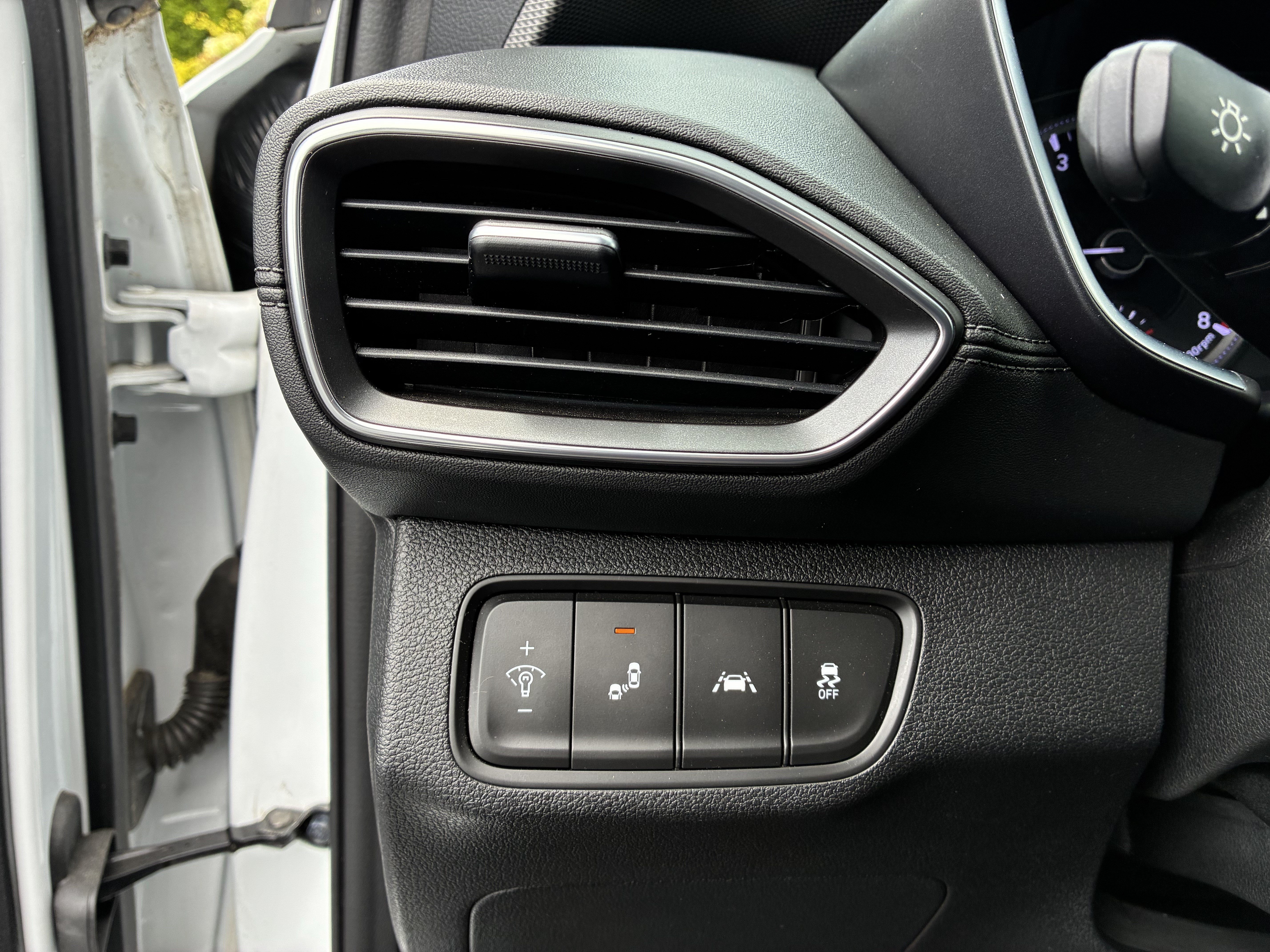 Used 2019 Hyundai Santa Fe SE FWD image 25