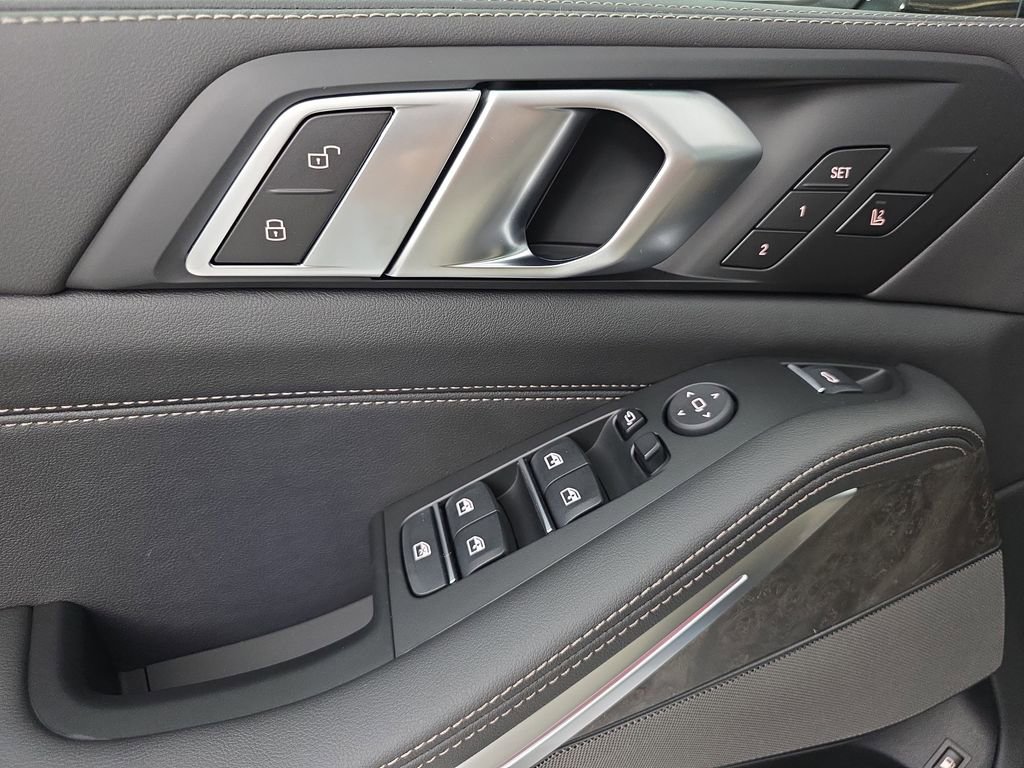 New 2026 BMW X5 xDrive50e w/ M Sport Package image 27