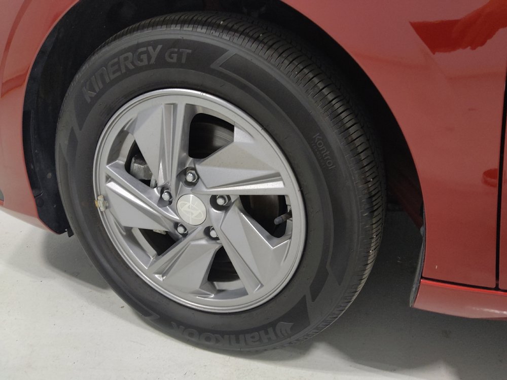 Used 2024 Hyundai Elantra SE FWD image 31