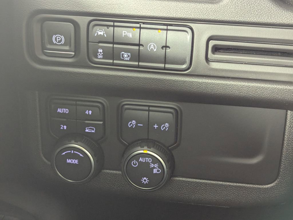 Used 2023 Chevrolet Tahoe RST w/ Luxury Package AWD/4WD image 88