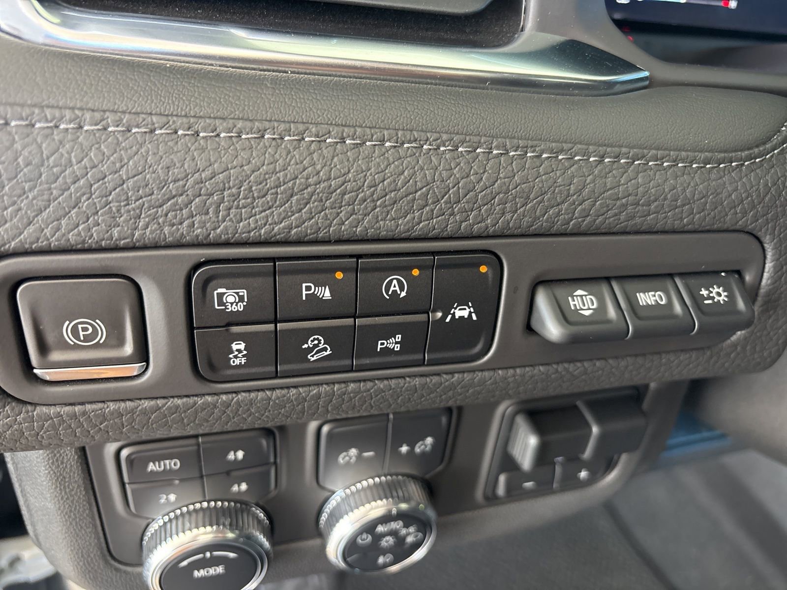 Certified 2023 GMC Yukon XL Denali w/ Advanced Technology Package image 16