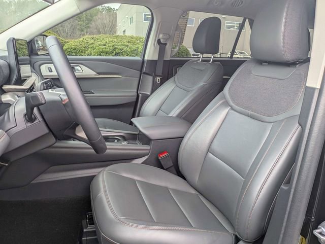 New 2025 Ford Explorer Active w/ Active Comfort Package image 20