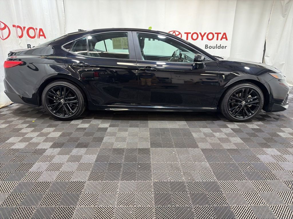 Used 2025 Toyota Camry SE image 8