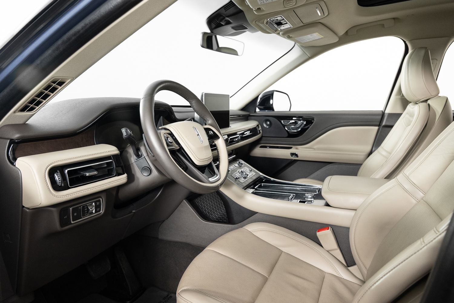 Used 2021 Lincoln Aviator Reserve w/ Class IV Trailer Tow Package image 13