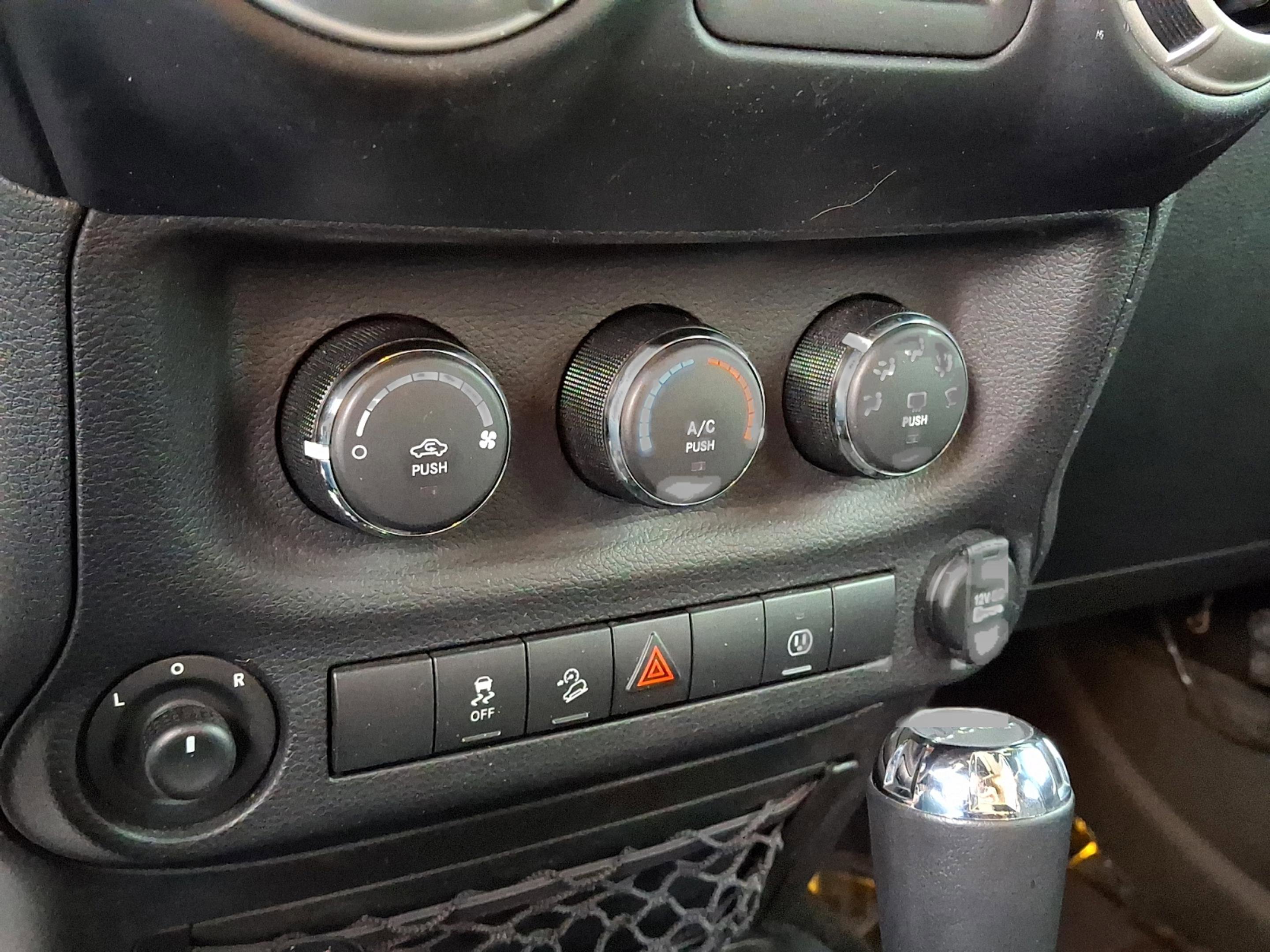 Certified 2017 Jeep Wrangler Unlimited Sahara w/ Connectivity Group image 12