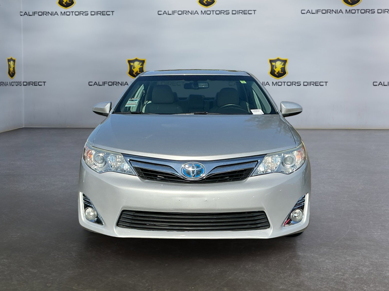 Used 2012 Toyota Camry XLE w/ Leather Pkg FWD image 2