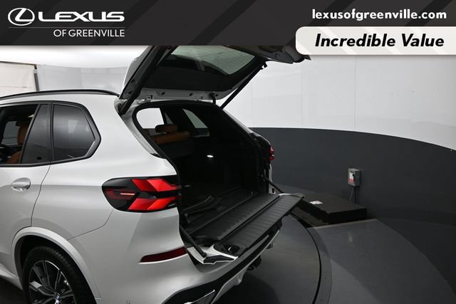 Used 2025 BMW X5 xDrive40i w/ M Sport Package AWD/4WD image 30