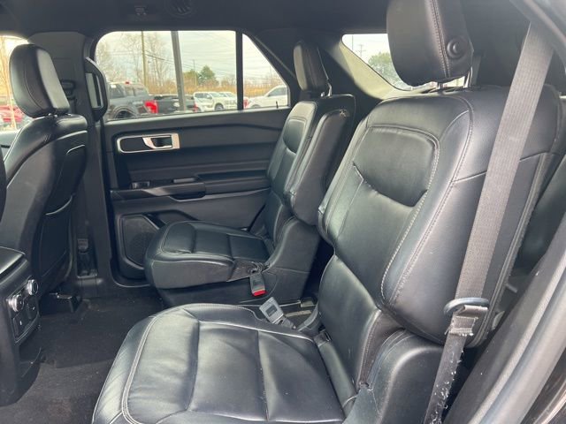 Used 2020 Ford Explorer XLT w/ Equipment Group 202A AWD/4WD image 18