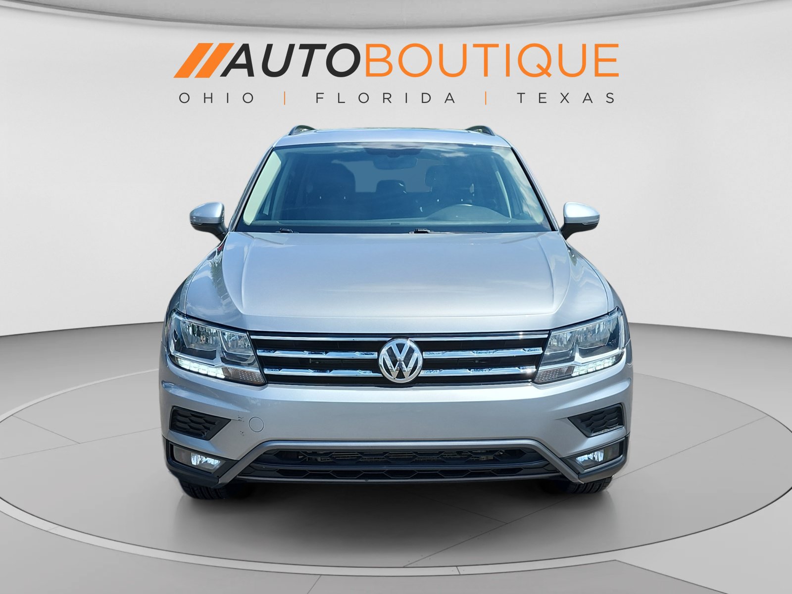 Used 2020 Volkswagen Tiguan SEL AWD/4WD image 8