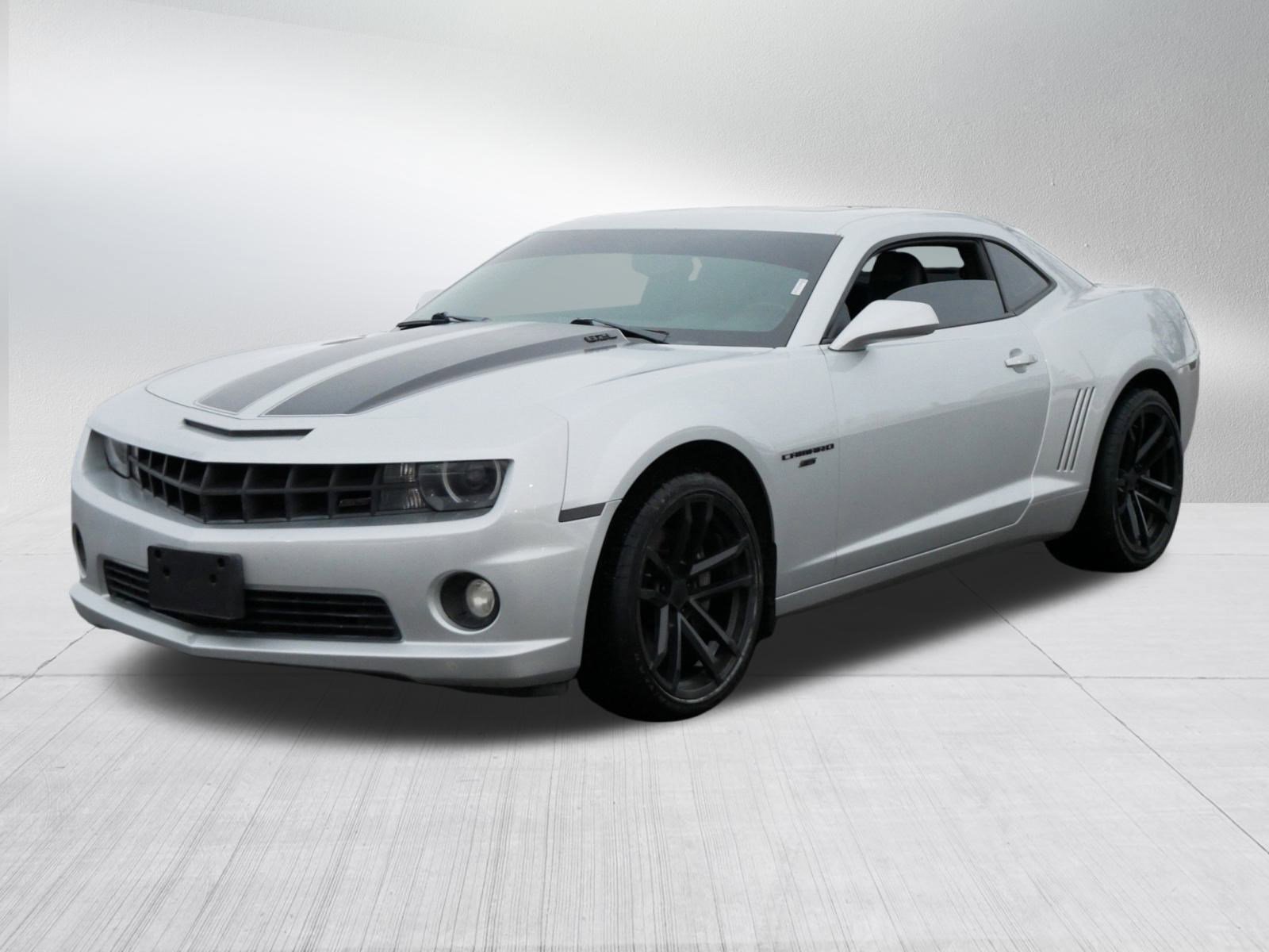 Used 2010 Chevrolet Camaro SS w/ RS Package image 3