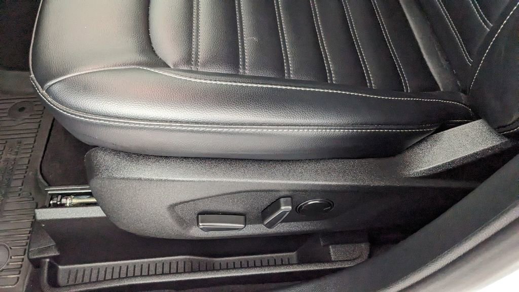 Certified 2022 Ford Edge SEL image 28