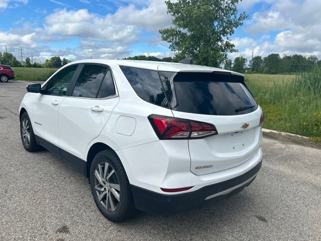 Used 2024 Chevrolet Equinox LT w/ LPO, Floor Liner Package FWD image 2